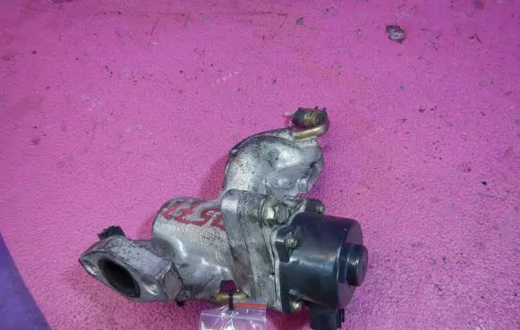 Mitsubishi Carisma EGR valve