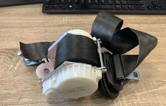 Citroen C4 Cactus Rear seatbelt 98009740XX