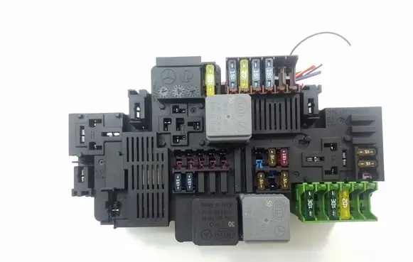 Mercedes-Benz E W213 Fuse module A2139065706