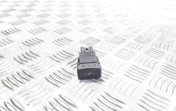 Suzuki SX4 S-Cross Seat heating switch 15103MD