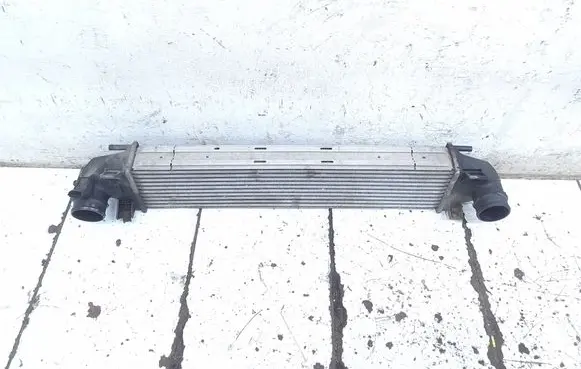 Volvo V70 Intercooler radiator 31338474