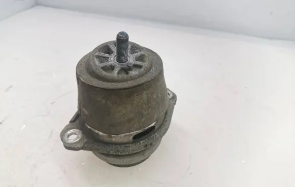 Volkswagen Touareg II Engine mount bracket 7P6199131