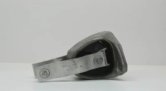 Volvo XC90 Engine mount bracket 31339951