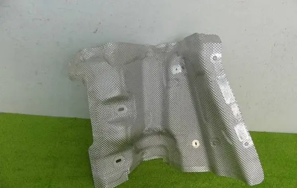 Volvo XC40 Exhaust heat shield 8888784467 31694908