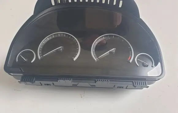 BMW 5 F10 F11 Speedometer (instrument cluster) 9285171 17388410 0263694247