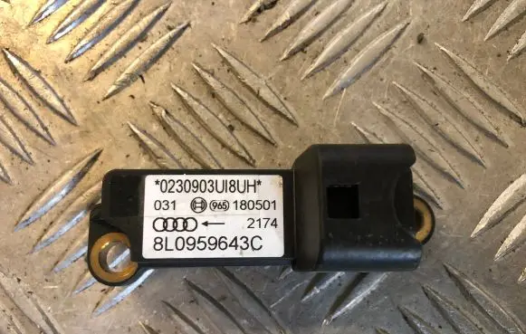 Audi A3 S3 8L Airbag deployment crash/impact sensor 8L0959643C 180501 0230903U18UH