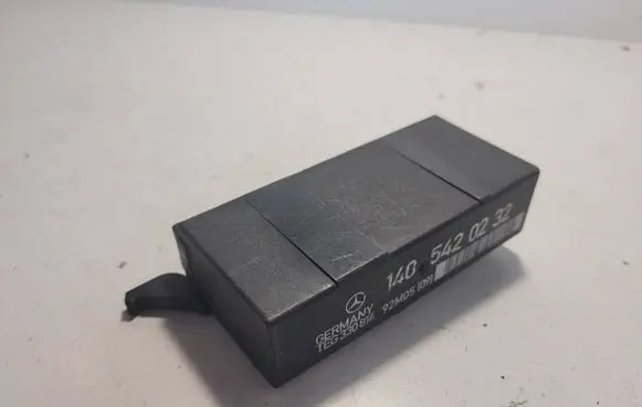Mercedes-Benz S W126 Day light relay 1405420232 TEG330814 92M05091