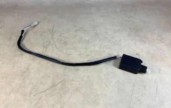 Mercedes-Benz G W461 W463 1st Gen Front door lock A0048202542