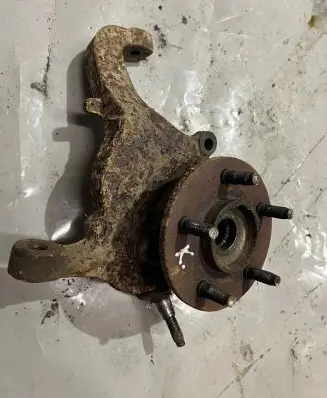 Jeep Cherokee III KJ Front wheel hub spindle knuckle