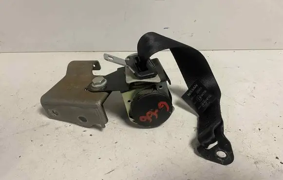 Nissan Qashqai Rear seatbelt 88844JD000 E9047135 E047135