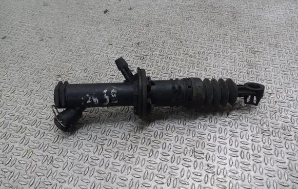 Volkswagen Caddy Clutch master cylinder 