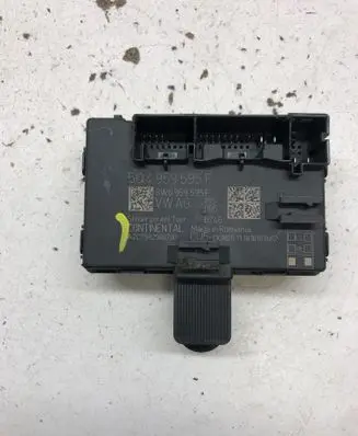 Skoda Superb B8 (3V) Door control unit/module 5Q4959595F 8W0959595F A2C7582580700