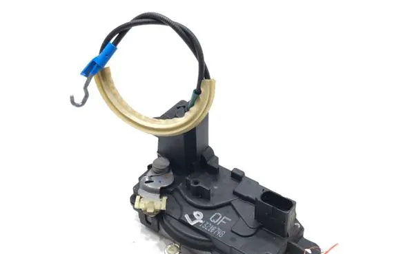 Opel Zafira B Front door lock 