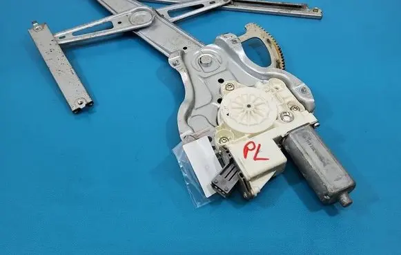 Toyota Avensis T250 Front door window regulator with motor 6982005050 IMPRK1582481