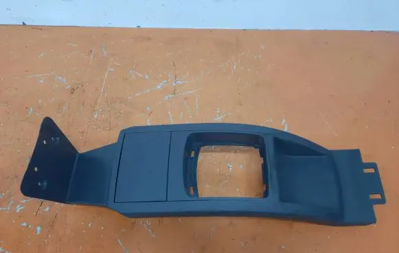 Volkswagen Polo IV 9N3 Center console 601863241