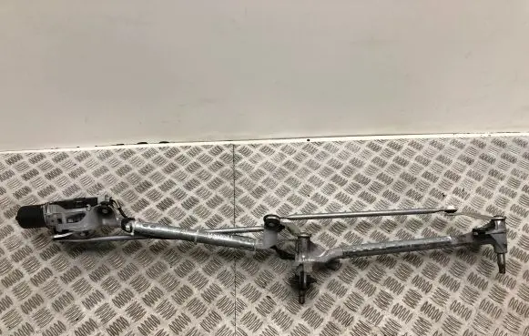 Honda CR-V Front wiper linkage and motor
