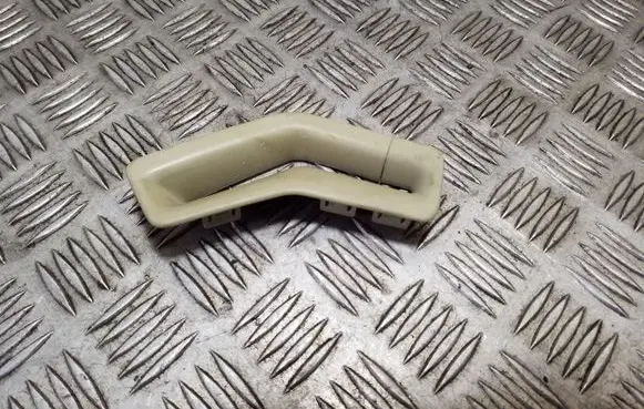 Volvo XC70 Seat belt trim 
