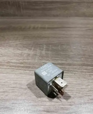 Audi A6 S6 C5 4B Other relay 8A0951253B