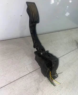 Volvo V50 Accelerator throttle pedal 4M519F836AH 6PV00864101