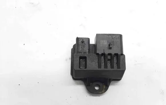 BMW 5 F10 F11 Glow plug pre-heat relay 7810856