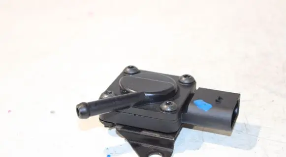 BMW 1 E81 E87 Exhaust gas pressure sensor 7808013