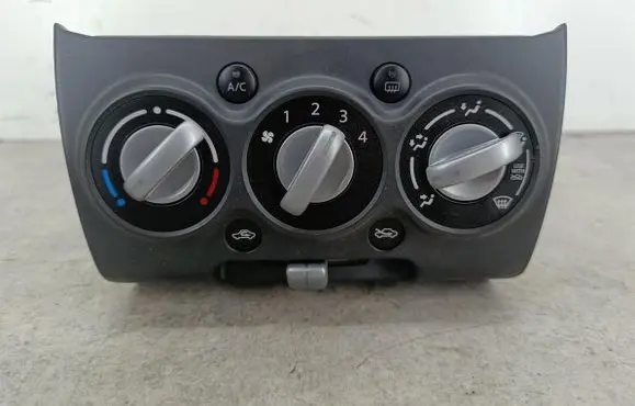 Suzuki Alto Climate control/heater control trim 