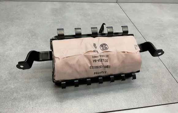 Nissan X-Trail T32 Passenger airbag 