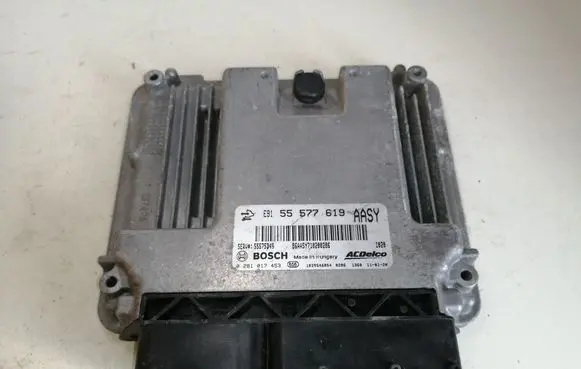 Opel Insignia A Engine control unit/module 55577619 55575349 0281017453