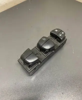 Nissan Juke I F15 Electric window control switch 254011KA0A 911EB03