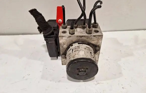 Opel Insignia A ABS Pump 13313805