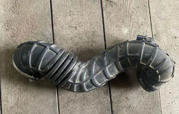 Audi A6 S6 C4 4A Turbo air intake inlet pipe/hose