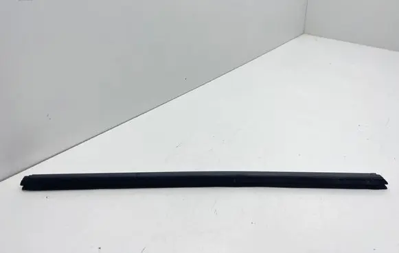 Seat Leon (5F) Rubber seal front door window/glass 5F9839471