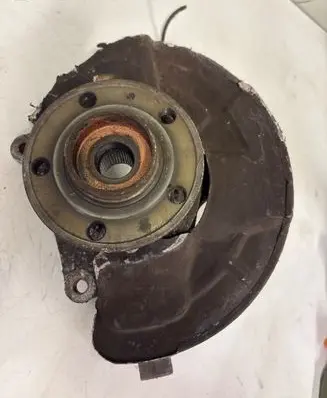 Volvo S60 Front wheel hub 9461944