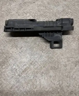 BMW X3 E83 Radiator mount bracket 7530254