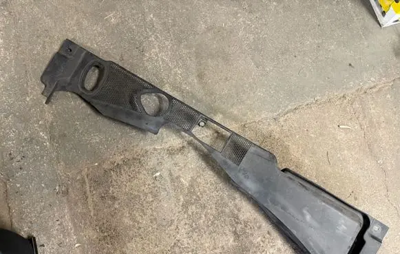 Audi A5 8T 8F Wiper trim 8K1819447