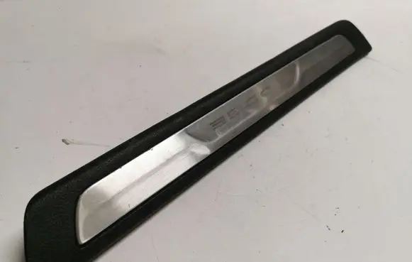 Dodge Durango Front sill trim cover 1SZ57DX9AA