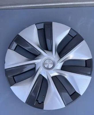 Tesla Model Y R19 wheel hub/cap/trim 104423500C