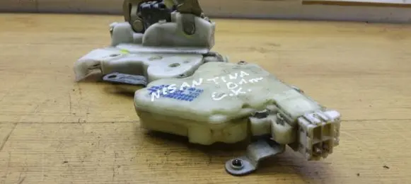 Nissan Almera Tino Rear door lock 82553BM700 08920520