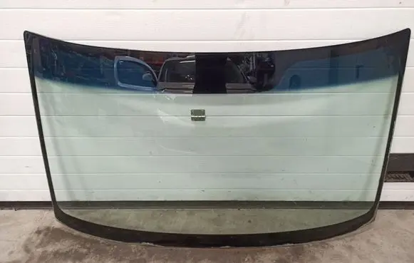 Volkswagen Crafter Front windscreen/windshield window 