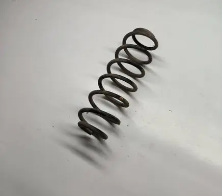 Volkswagen Polo IV 9N3 Rear coil spring