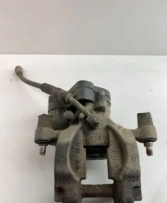 Volkswagen PASSAT B8 Rear brake caliper 3Q0615406