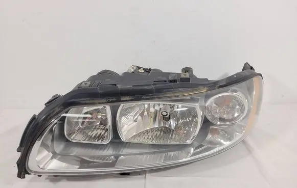 Volvo XC70 Headlight/headlamp 30698835 2445