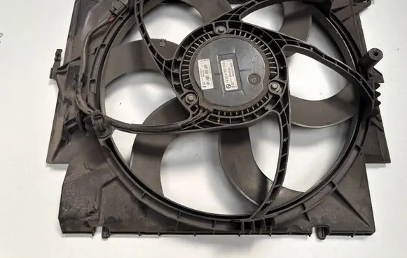 BMW 1 E81 E87 Electric radiator cooling fan 6937515 7788906