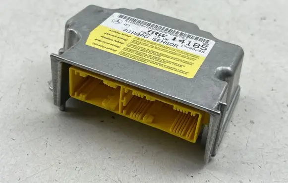 Mercedes-Benz B W245 Airbag control unit/module A1698204185 J4185