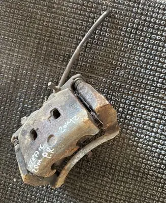 Nissan X-Trail T32 Front brake caliper 