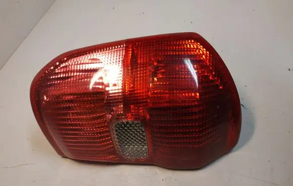 Toyota RAV 4 (XA20) Rear/tail lights