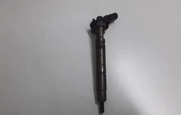 KIA Sorento Fuel injector 338002F000