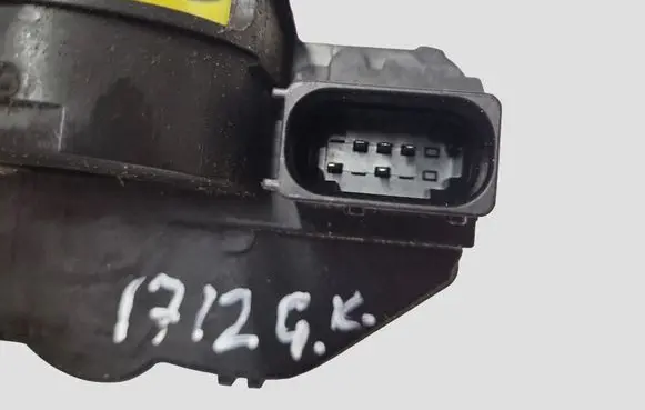 Opel Insignia A Rear door lock 3023753F 13503807