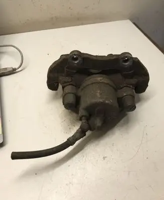 Ford C-MAX I Front brake caliper