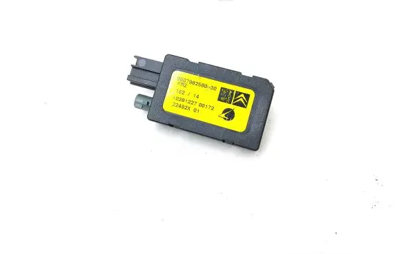 Citroen C4 II Picasso Aerial antenna amplifier 9807982580 1028122700 22492X